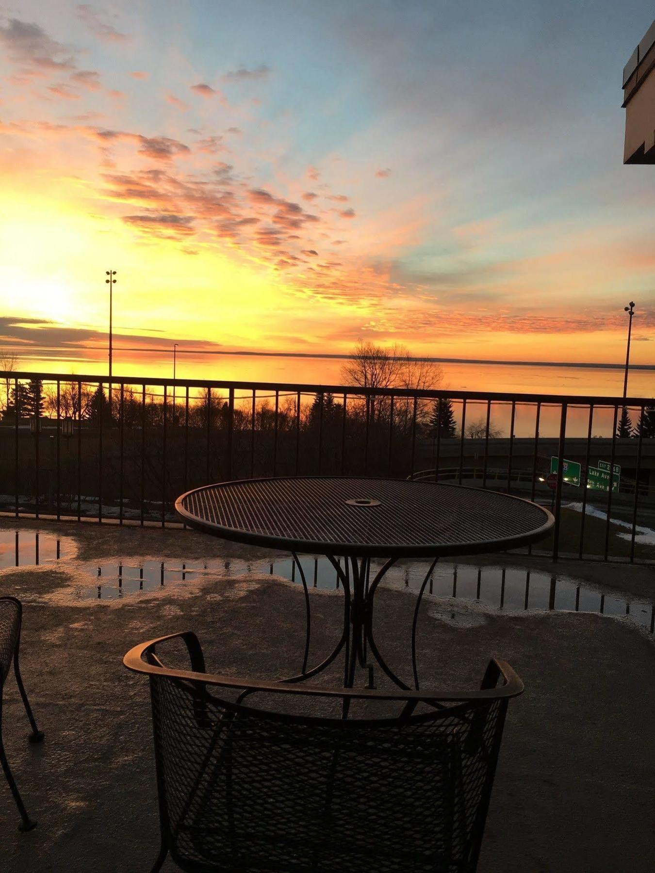 Voyageur Lakewalk Inn Duluth Zewnętrze zdjęcie